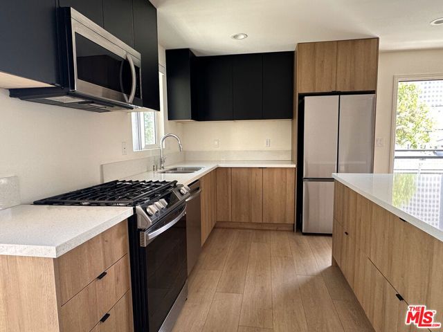 3807 W Heffron Drive 201, Burbank, CA 91505