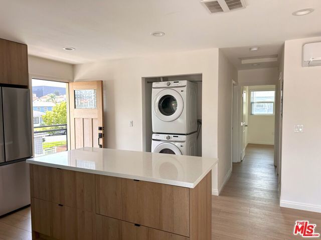 3807 W Heffron Drive 201, Burbank, CA 91505