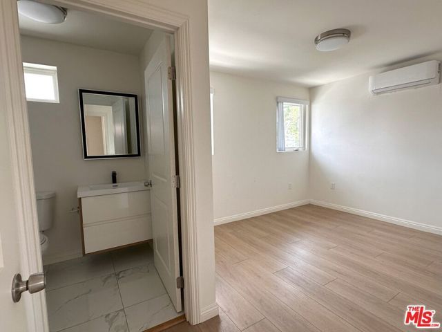 3807 W Heffron Drive 201, Burbank, CA 91505