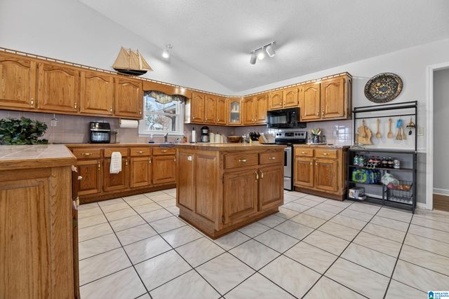 4656 AMBERWOOD DRIVE, Anniston, AL 36207