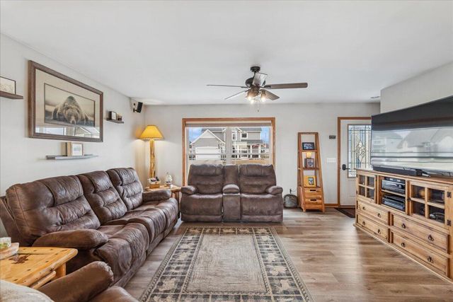 327 Tomahawk DRIVE, Twin Lakes, WI 53181