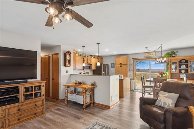 327 Tomahawk DRIVE, Twin Lakes, WI 53181