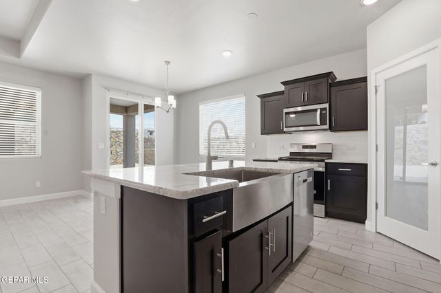 13131 OAKHAMPTON Avenue, El Paso, TX 79928