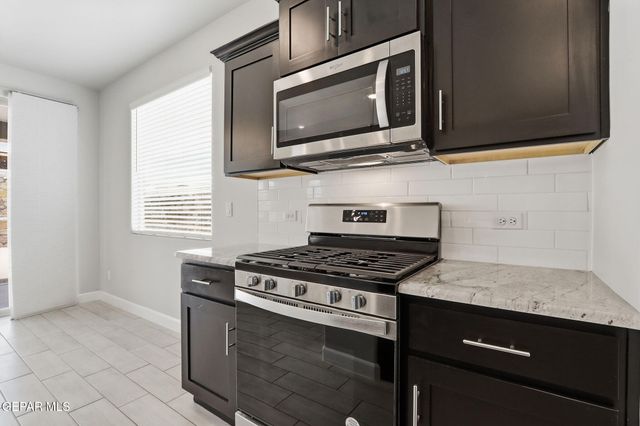 13131 OAKHAMPTON Avenue, El Paso, TX 79928