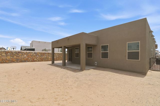 13131 OAKHAMPTON Avenue, El Paso, TX 79928