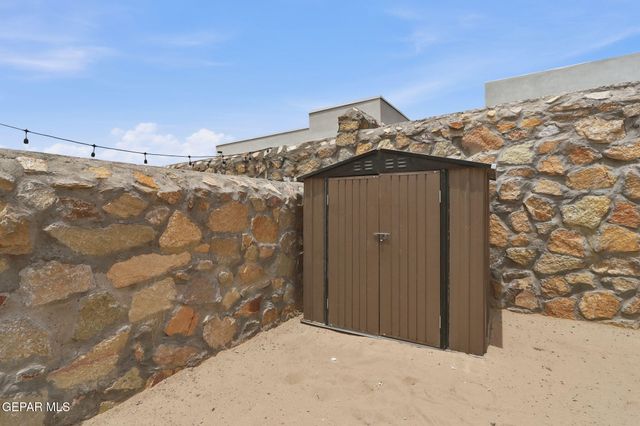 13131 OAKHAMPTON Avenue, El Paso, TX 79928
