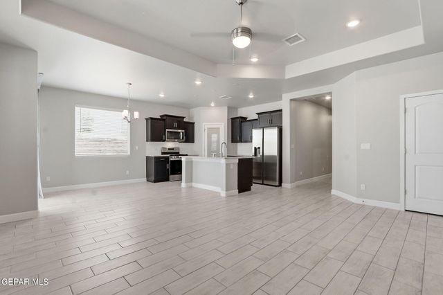 13131 OAKHAMPTON Avenue, El Paso, TX 79928