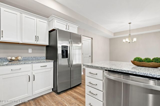 405 Railway Dr, Lyndon, KY 40222