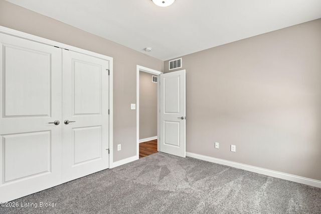 405 Railway Dr, Lyndon, KY 40222