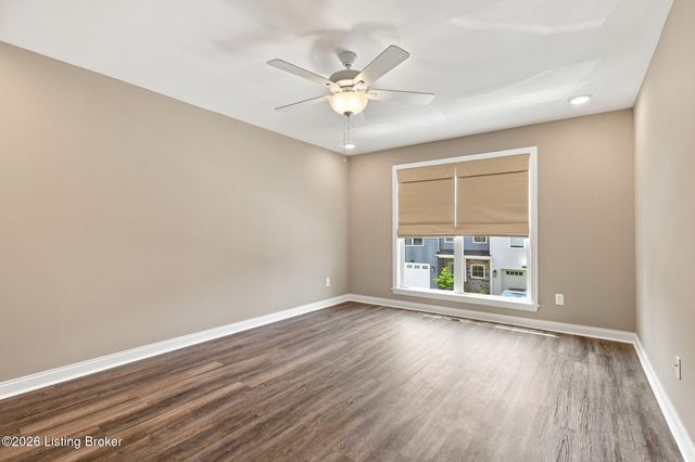 405 Railway Dr, Lyndon, KY 40222