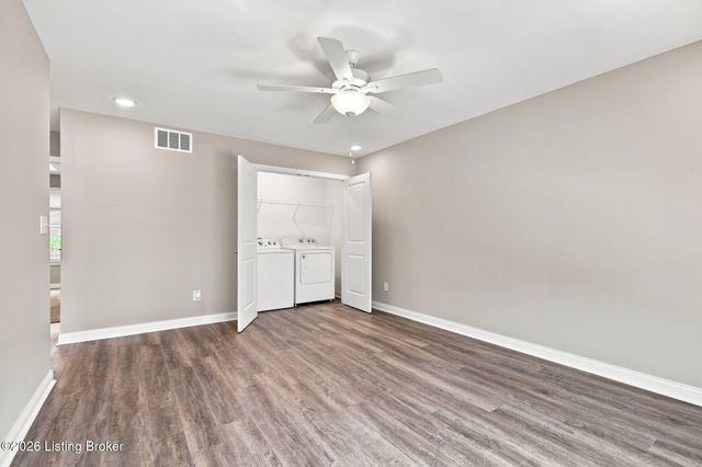 405 Railway Dr, Lyndon, KY 40222