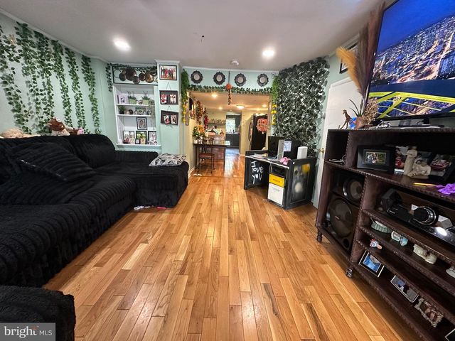 319 HIGH ST, Phoenixville, PA 19460