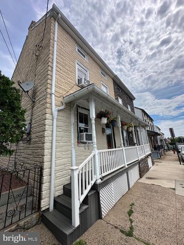 319 HIGH ST, Phoenixville, PA 19460