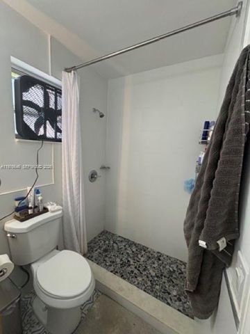 2276 SW 2nd St 2276, Miami, FL 33135