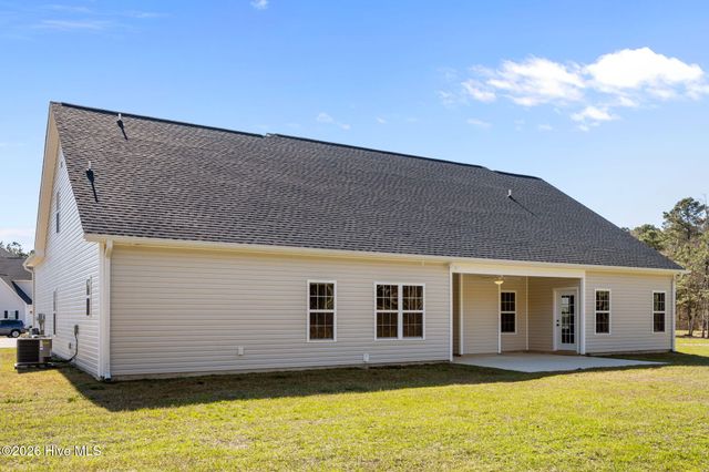 584 White Shoal Way, Sneads Ferry, NC 28460