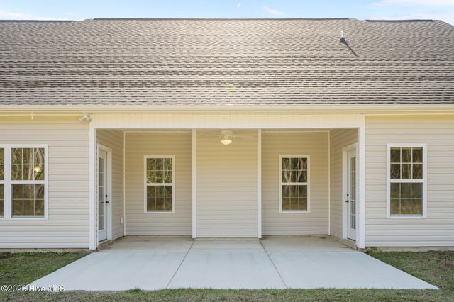 584 White Shoal Way, Sneads Ferry, NC 28460