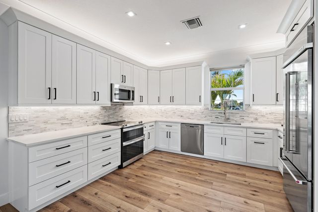 8508 SE Woodwind Street, Hobe Sound, FL 33455