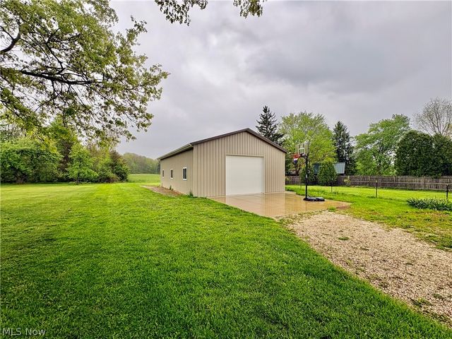 2281 Weymouth Road, Hinckley, OH 44233