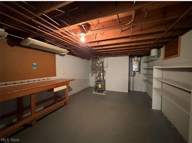 2281 Weymouth Road, Hinckley, OH 44233