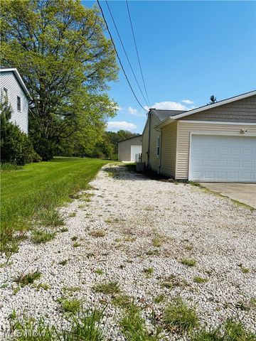 2281 Weymouth Road, Hinckley, OH 44233