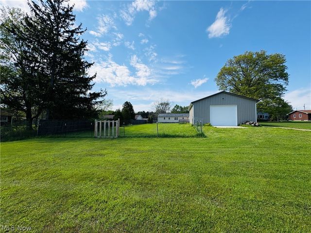 2281 Weymouth Road, Hinckley, OH 44233