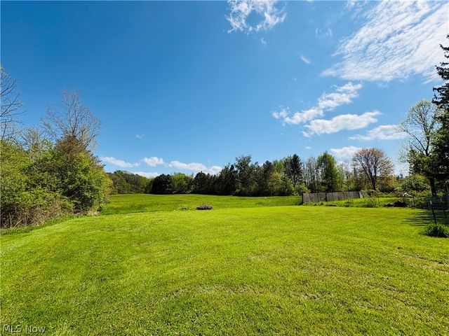 2281 Weymouth Road, Hinckley, OH 44233