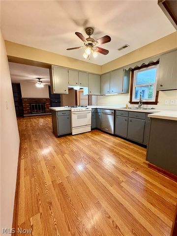 2281 Weymouth Road, Hinckley, OH 44233