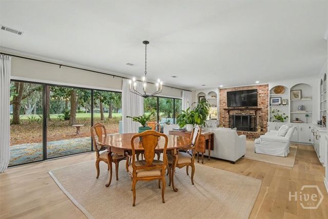 5 Clifton Lane, Savannah, GA 31411