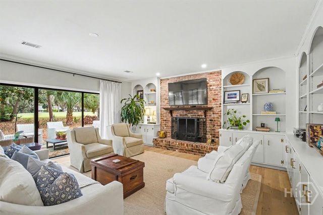 5 Clifton Lane, Savannah, GA 31411