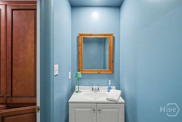 5 Clifton Lane, Savannah, GA 31411