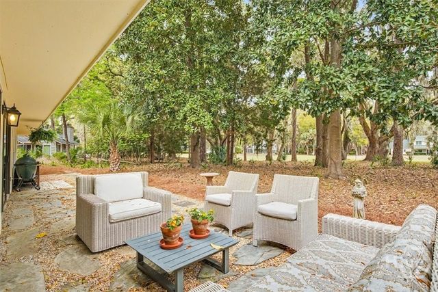 5 Clifton Lane, Savannah, GA 31411