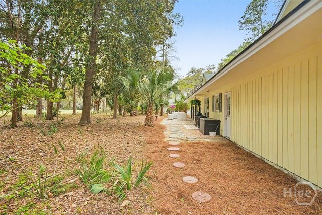 5 Clifton Lane, Savannah, GA 31411