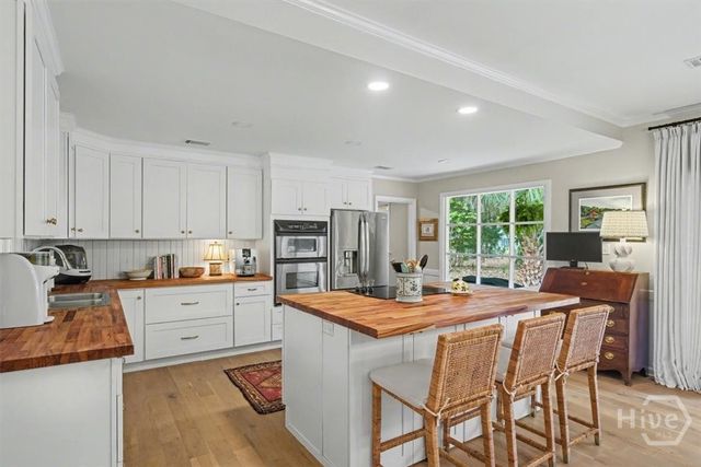 5 Clifton Lane, Savannah, GA 31411