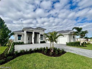 9448 Loquat LN, Naples, FL 34114