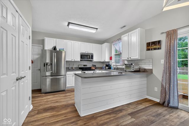 6844 Russet Drive, Plainfield, IN 46168
