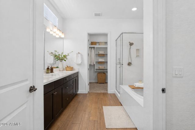 810 E HOPI Trail, Phoenix, AZ 85042