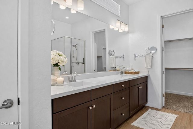 810 E HOPI Trail, Phoenix, AZ 85042