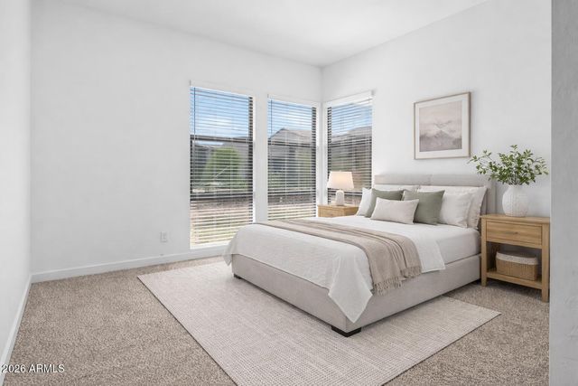 810 E HOPI Trail, Phoenix, AZ 85042