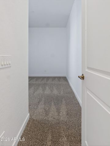 810 E HOPI Trail, Phoenix, AZ 85042