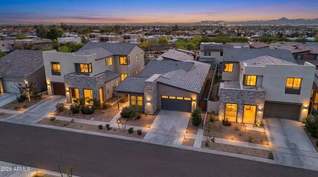 810 E HOPI Trail, Phoenix, AZ 85042