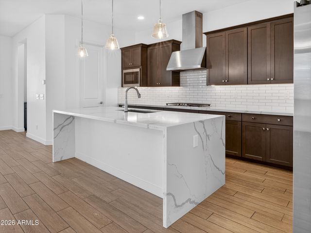 810 E HOPI Trail, Phoenix, AZ 85042