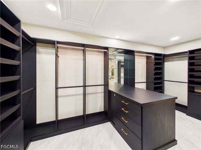 6840 Hendry Creek DR, Fort Myers, FL 33908