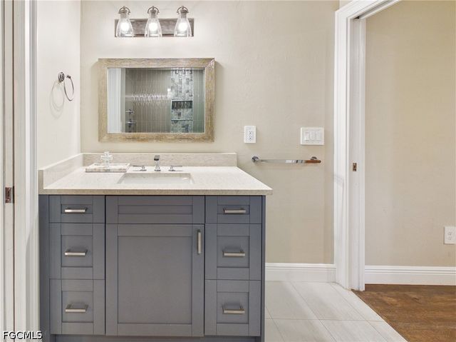 6840 Hendry Creek DR, Fort Myers, FL 33908