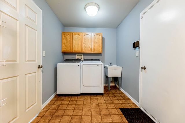 1715 Ivy Lane, Montgomery, IL 60538