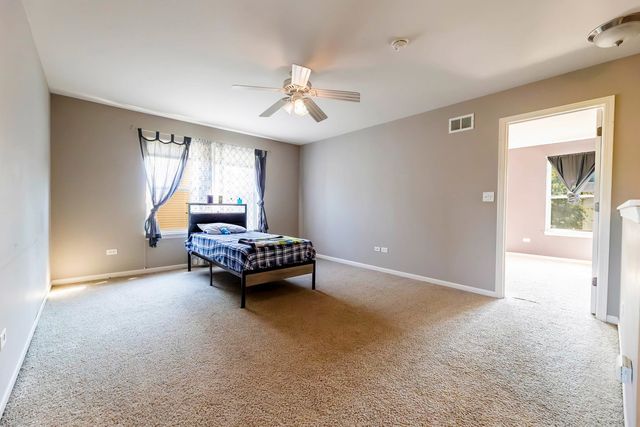 1715 Ivy Lane, Montgomery, IL 60538