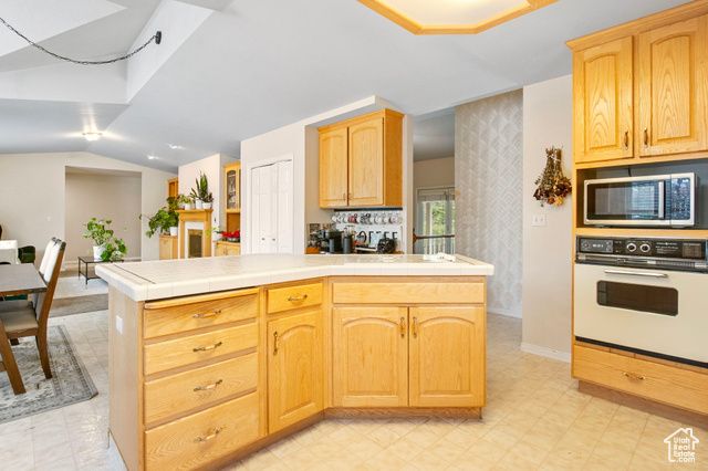 2365 E CREEK RD, Sandy, UT 84093