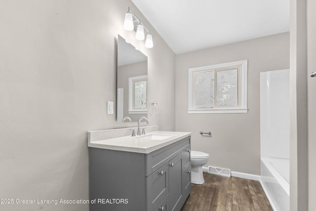 835 Brad Street, Lansing, MI 48911