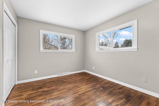 835 Brad Street, Lansing, MI 48911