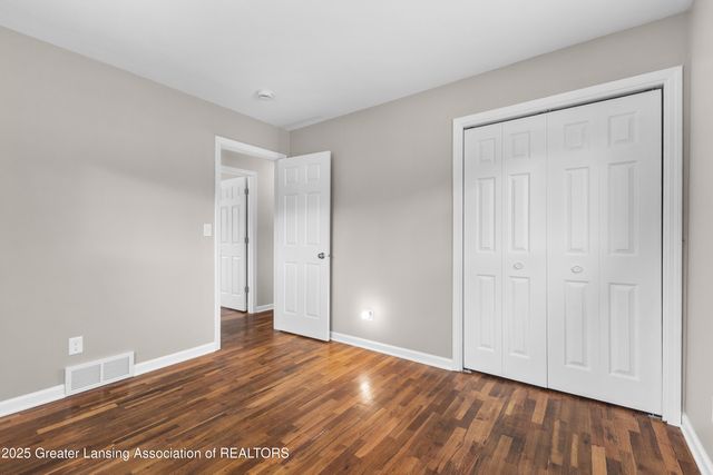 835 Brad Street, Lansing, MI 48911