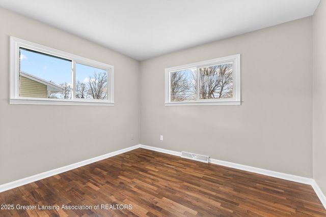 835 Brad Street, Lansing, MI 48911